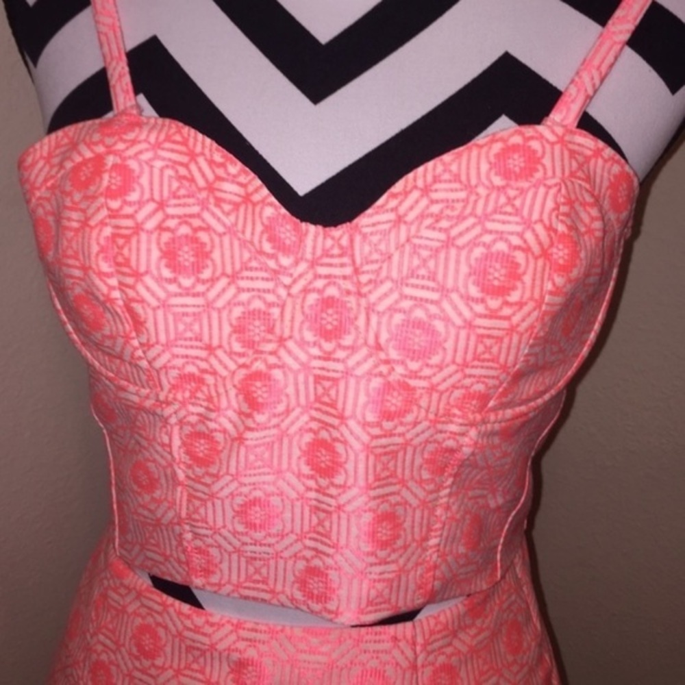 Gianni Bini 2-Piece Floral Neon Pink Pencil Skirt & Adjustable Top Set Size 0 — image 5 of 8
